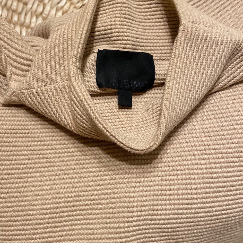Intermix top - Picture 5 of 9